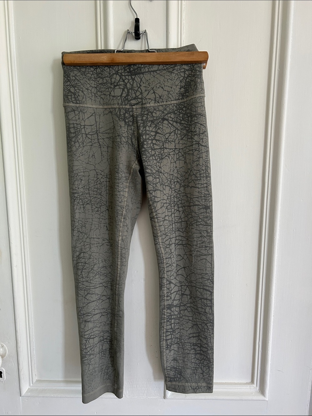 lululemon athletica Olive/Gray Crackle Print Leggings